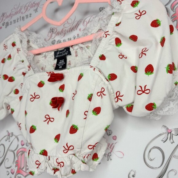 Sweet society milk maid crop top strawberries π ruffle lace puff sleeve cute - Picture 2 of 7